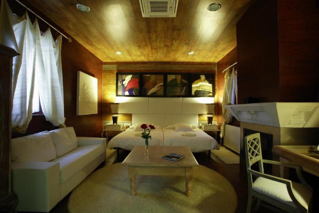 Hotel Boutique Palacio De La Serna Ballesteros De Calatrava Eksteriør billede